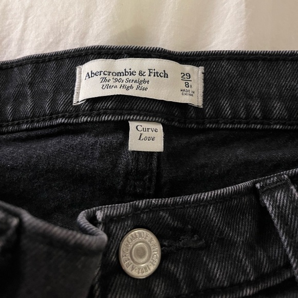 Abercrombie The ‘90s Straight Ultra High Rise Curve Love Jeans - Picture 3 of 4